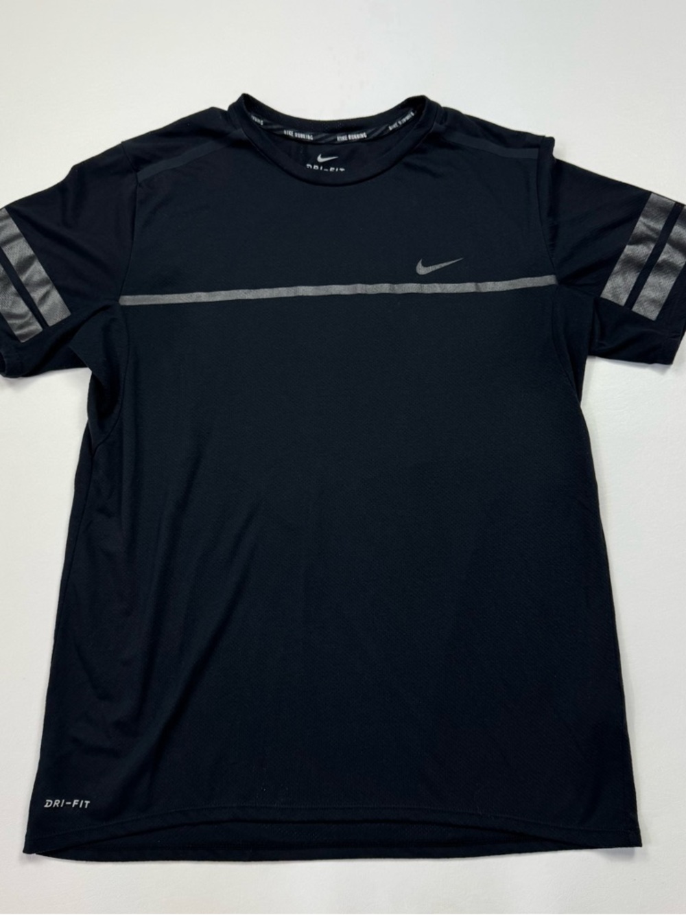 Nike Men’s Black Dri-FIT Performance Tee  Size Large